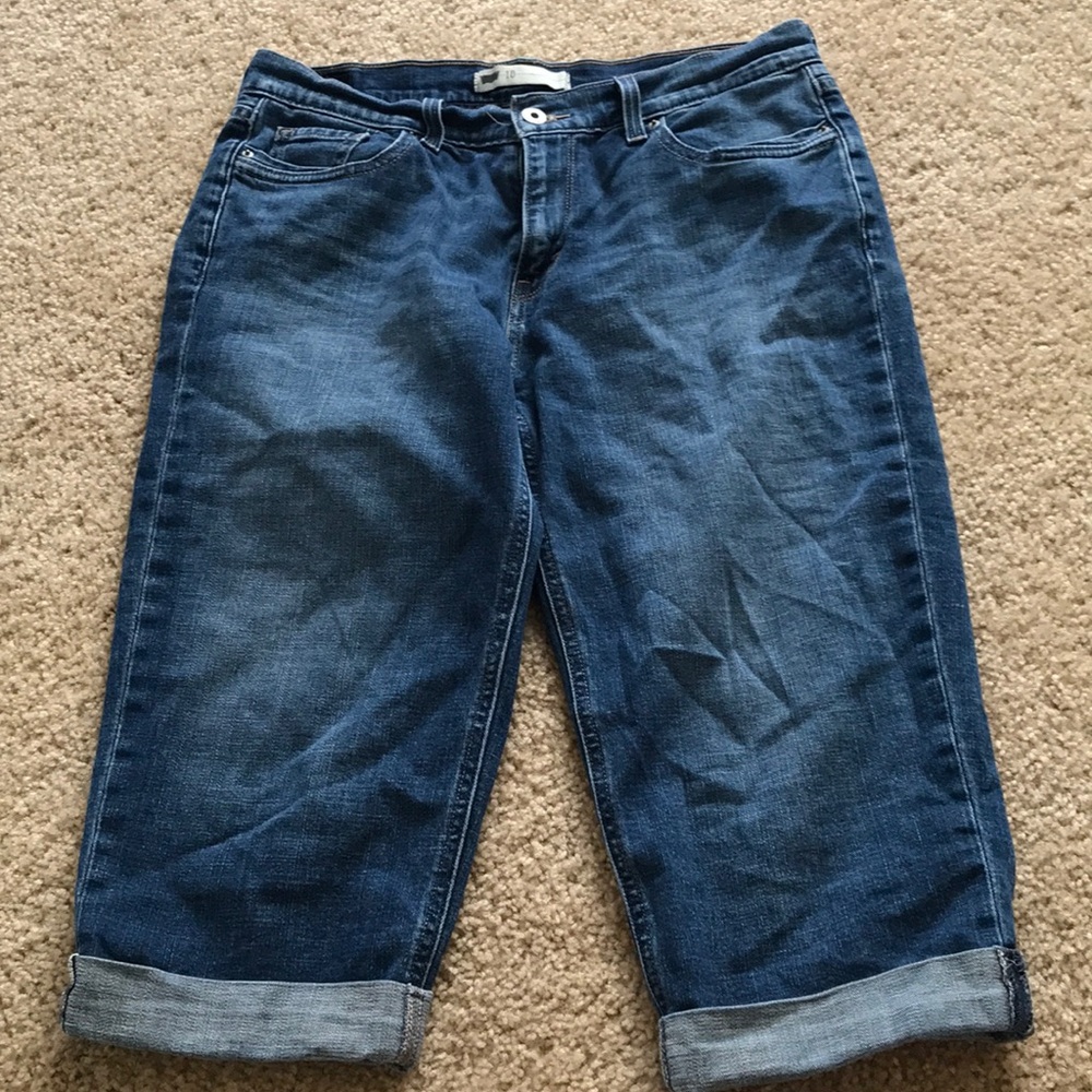 Levi’s crops